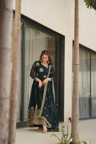 Elegance Rich Sequins Embroidered Work Designer Wedding Gown