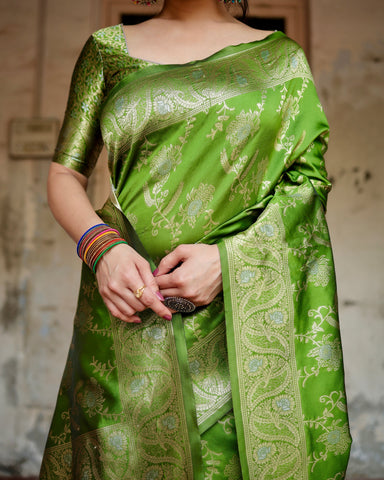 Pure Silk Saree Weaved With Zari Comes With Heavy Banarasi Brocade Blouse