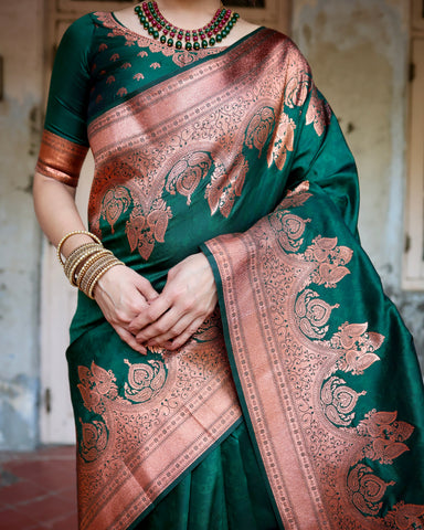 Sumptuous Green Pure Kanjivaram Silk Saree With Attractive Blouse Piece