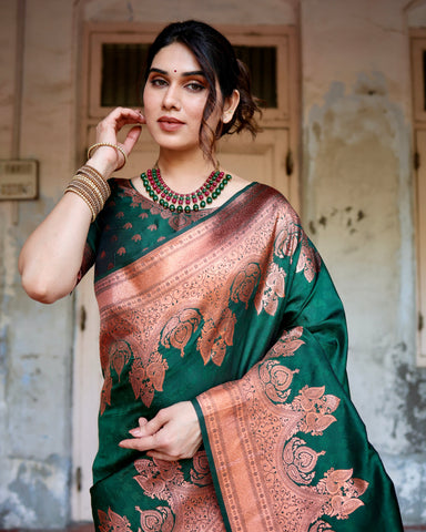 Sumptuous Green Pure Kanjivaram Silk Saree With Attractive Blouse Piece