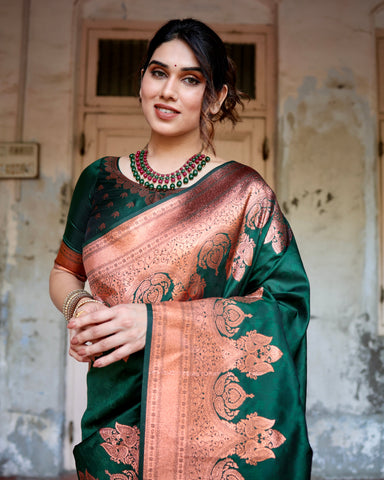 Sumptuous Green Pure Kanjivaram Silk Saree With Attractive Blouse Piece