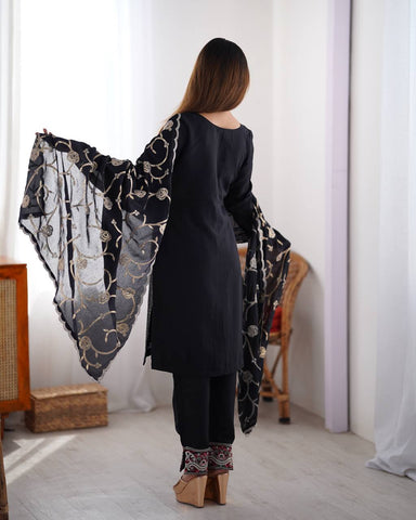 Stunning Chinon Silk with thread & Sequence work Fancy Suit Set
