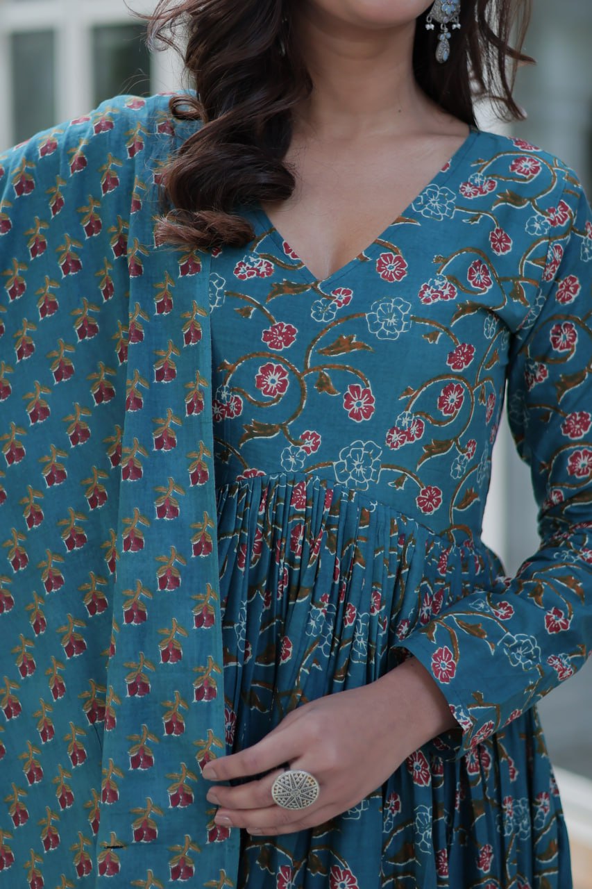 Adorable Cotton V Neck Ethnic Suit Set