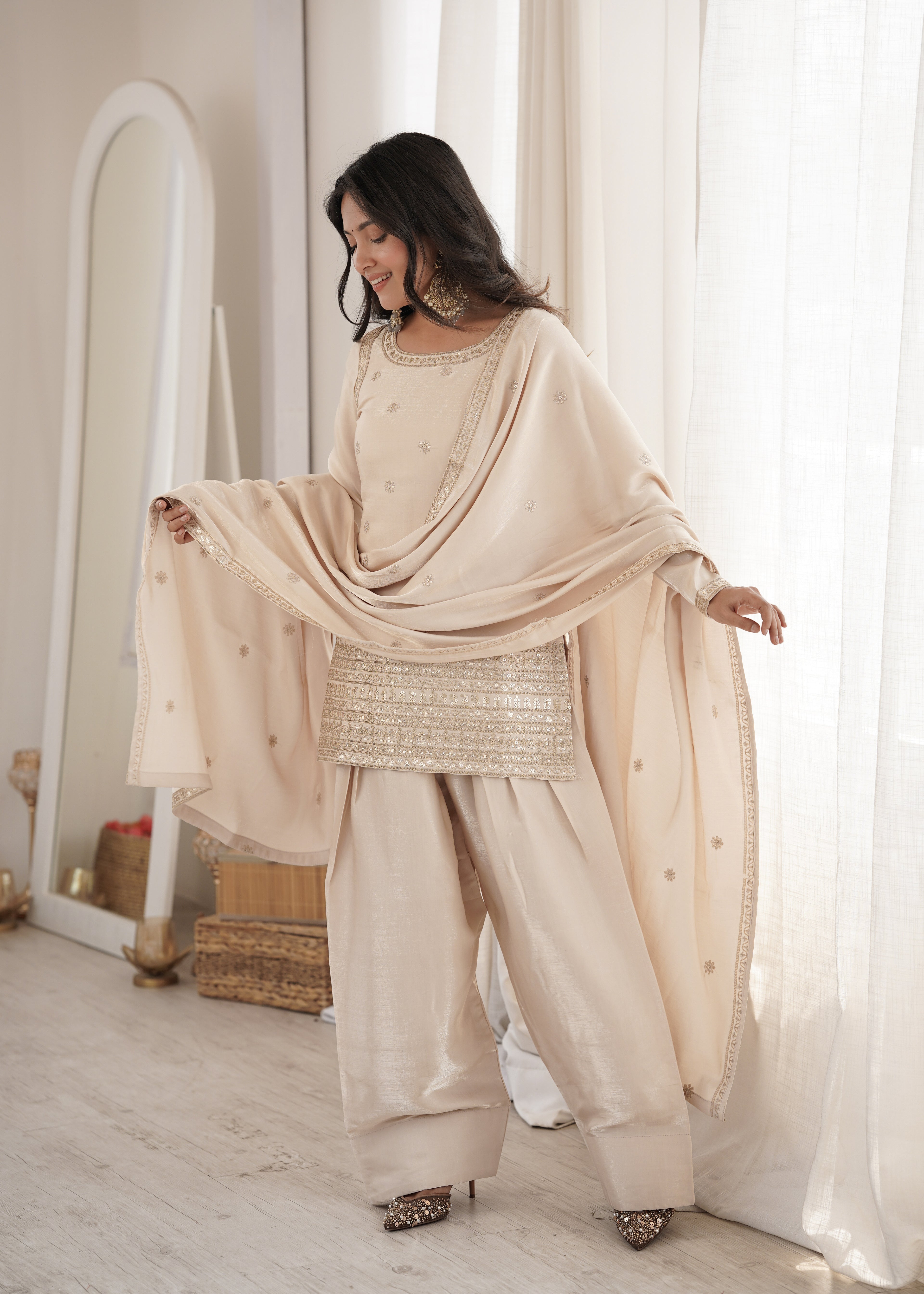 Graceful Cream Glass Roman Silk Jari Work Kurta with Designer Dupatta
