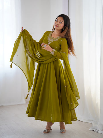 Pure Soft Faux Georgette Fully Flaired Anarkali Suit Comes With Duppatta & Pant - MEHENDI GREEN
