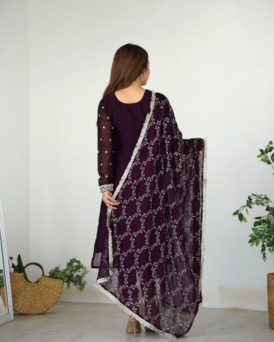 BEAUTIFUL PURE BLOOMING RANGOLI SILK FABRIC STRAIGHT FIT KURTA, DUPATTA WITH TROUSERSSET WINE