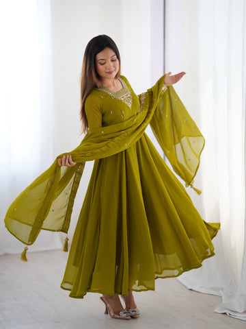 Pure Soft Faux Georgette Fully Flaired Anarkali Suit Comes With Duppatta & Pant - MEHENDI GREEN