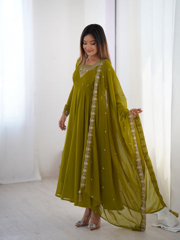 Pure Soft Faux Georgette Fully Flaired Anarkali Suit Comes With Duppatta & Pant - MEHENDI GREEN