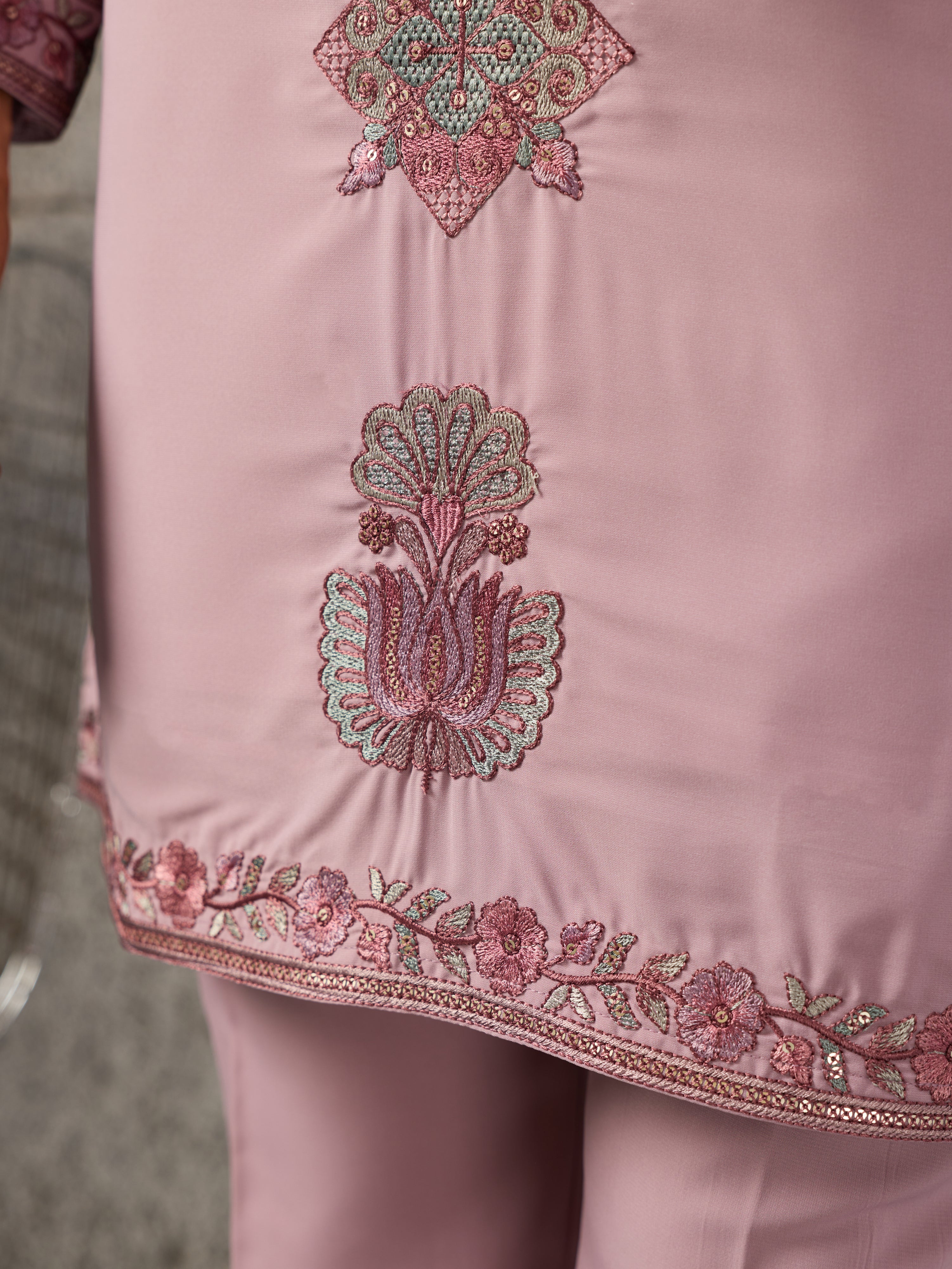 Timeless Lavender Japanese Lachka Traditional Kurta Dupatta Set
