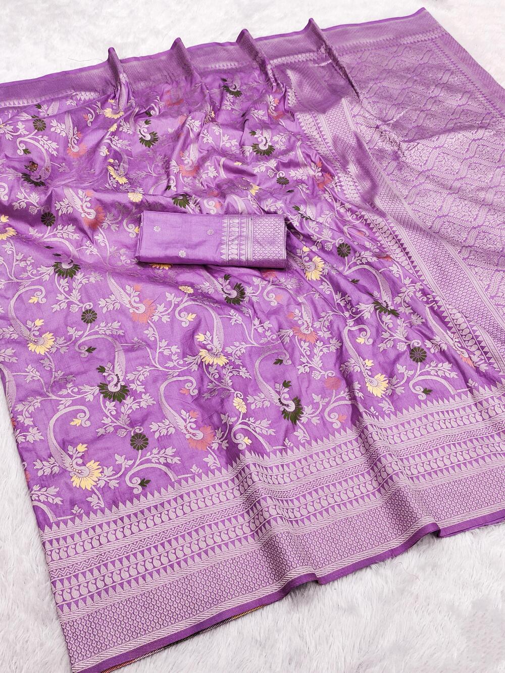 Adorning Lavender Pashmina Saree With Allure Blouse Piece