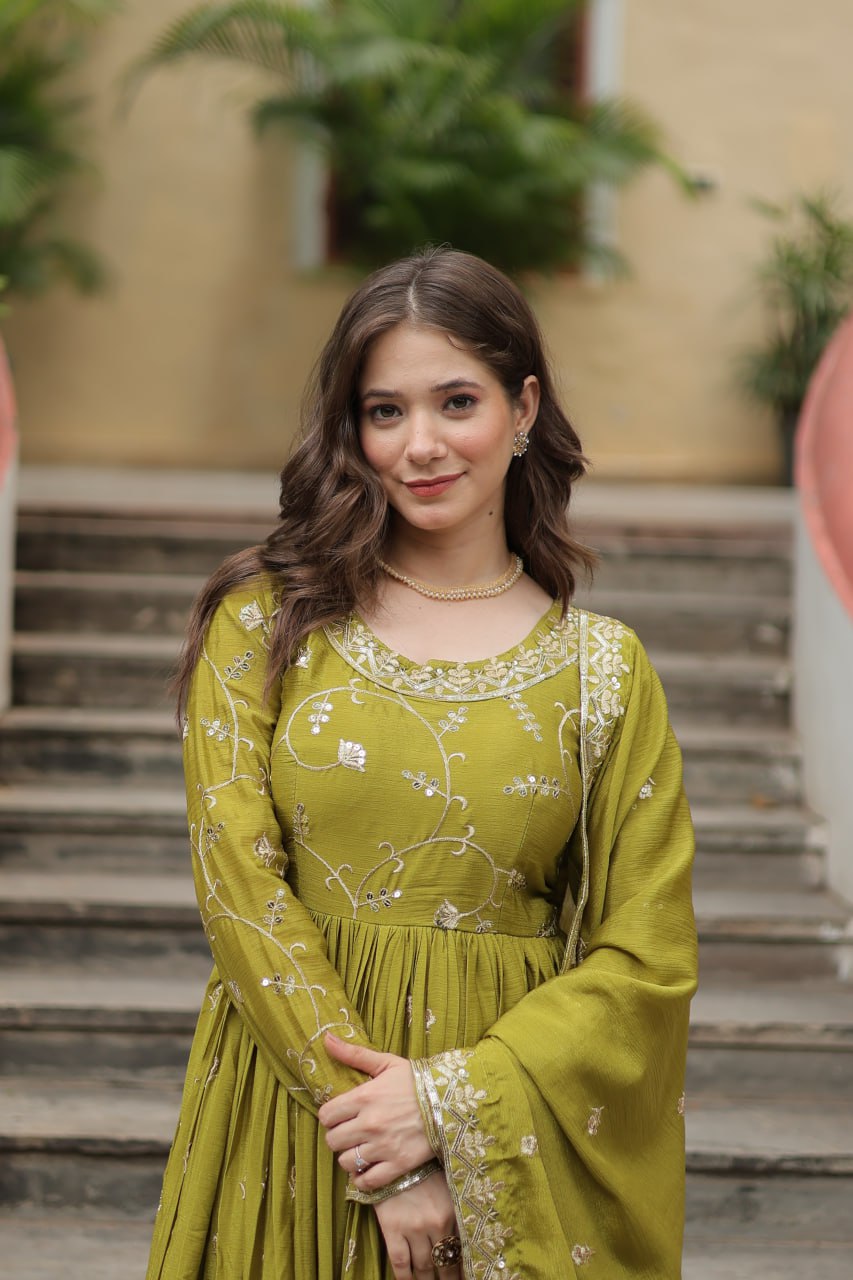 Rich Sequins Embroidered Work Women Suit Set
