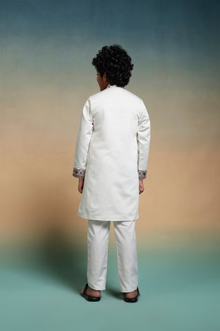 Classic White Embroidered Work Kurta Set Perfect For Festive