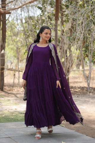 Stylish Women Tiered Gown With Dupatta Set