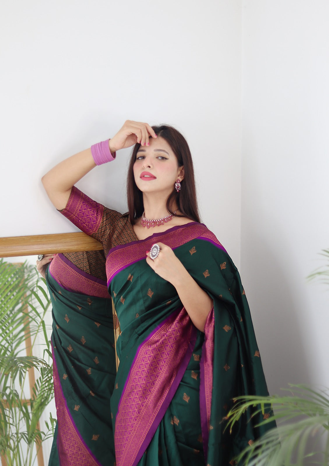 Saree for Women Banarasi Bordered Silk Saree and Blouse Green Colour  Handloom Weave Banarasi Silk Saree With Un-stitched Blouse - Etsy UK